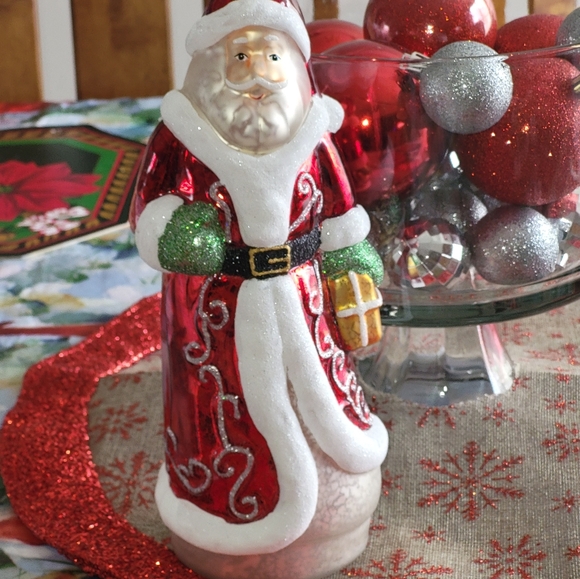 Classic Santa Light Up - Picture 2 of 5